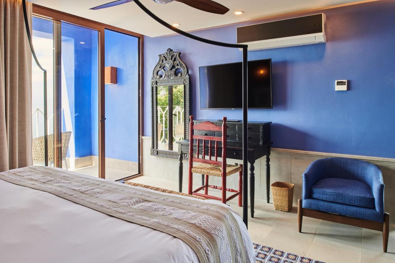 Hotel Luxury Patio Azul (Adults Only) Puerto Vallarta Exterior foto A room at the hotel